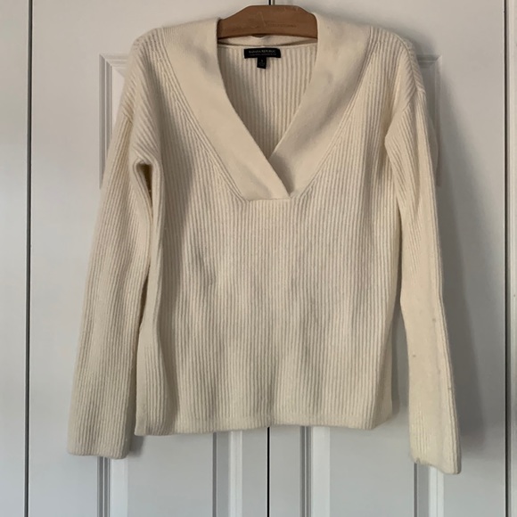 Banana Republic Italian Wool Cashmere blend Sweater - Picture 2 of 8